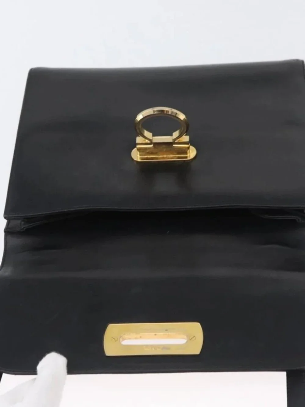 Salvatore Ferragamo Gancini Shoulder Bag Leather Black Gold Auth LNZ598